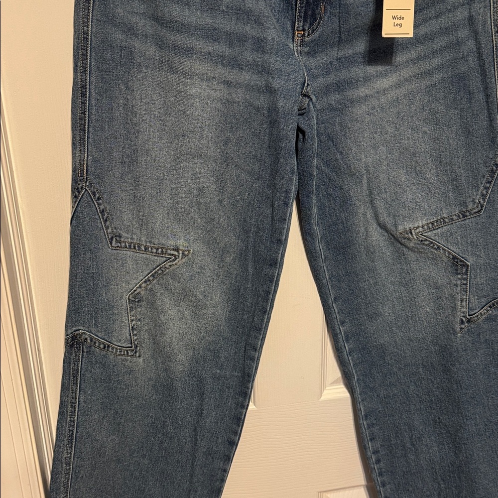 No Boundaries Mid Rise Wide Leg Star Jean - Picture 7 of 9